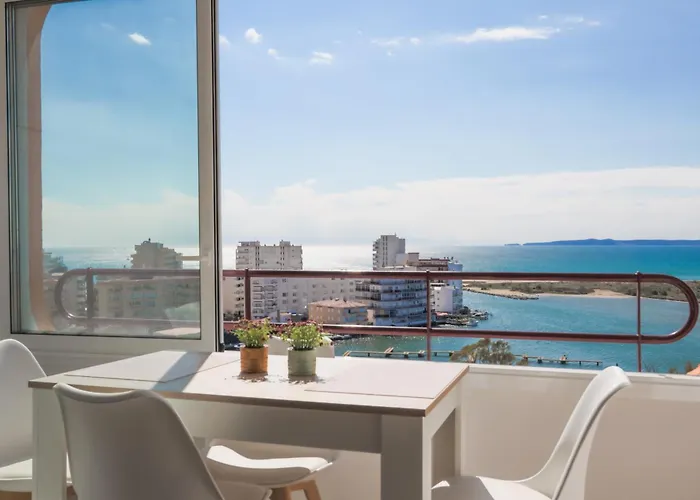 Seaview Heights Suite In Roses