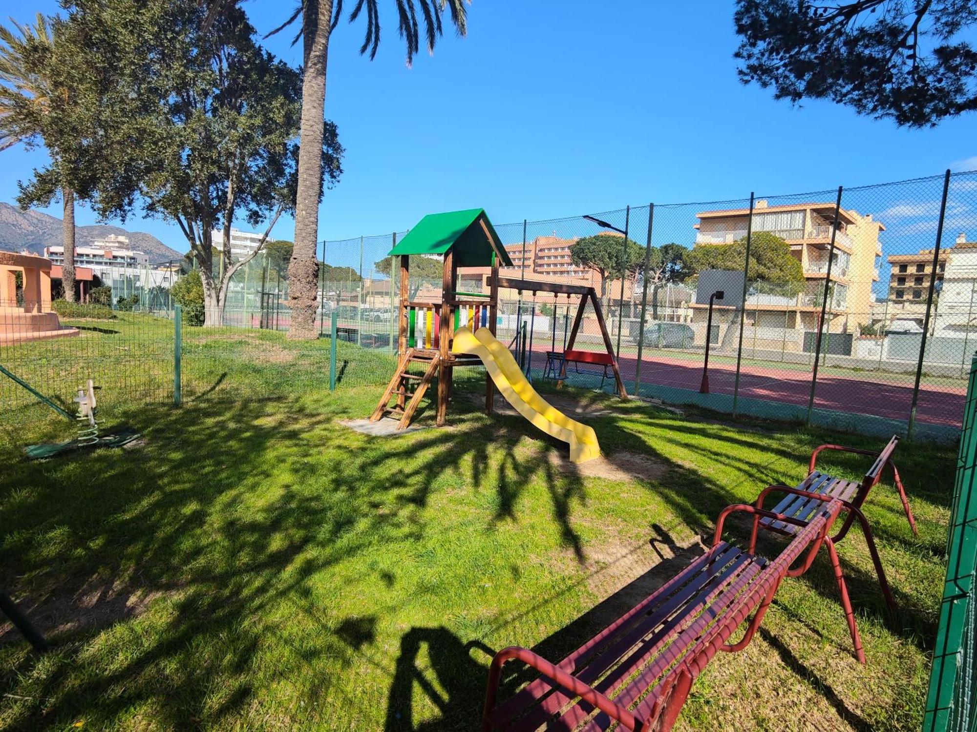 Seaview Heights In Apartamento