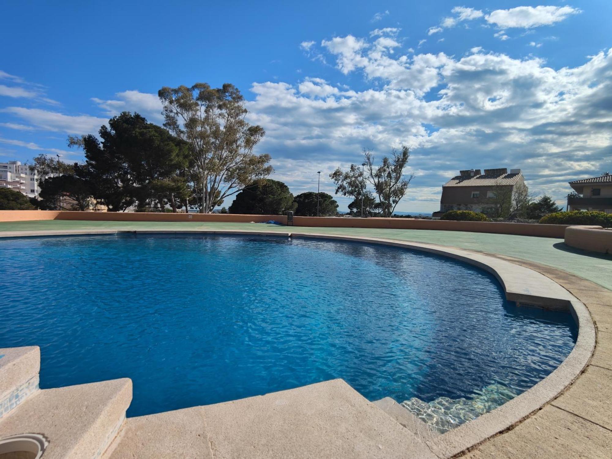 Seaview Heights In Apartamento
